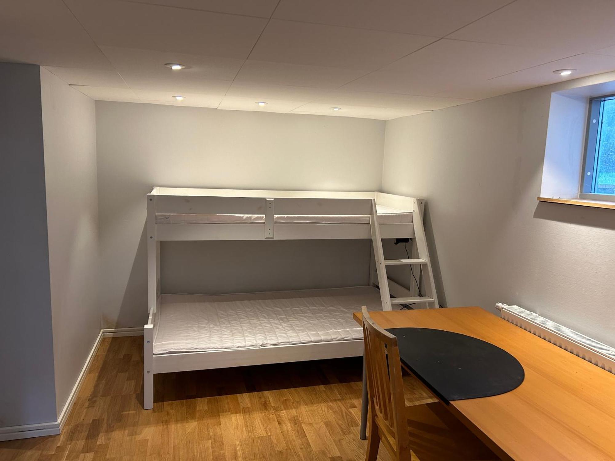 Kaellarlaegenhet Floragatan Apartment Халмщад Екстериор снимка