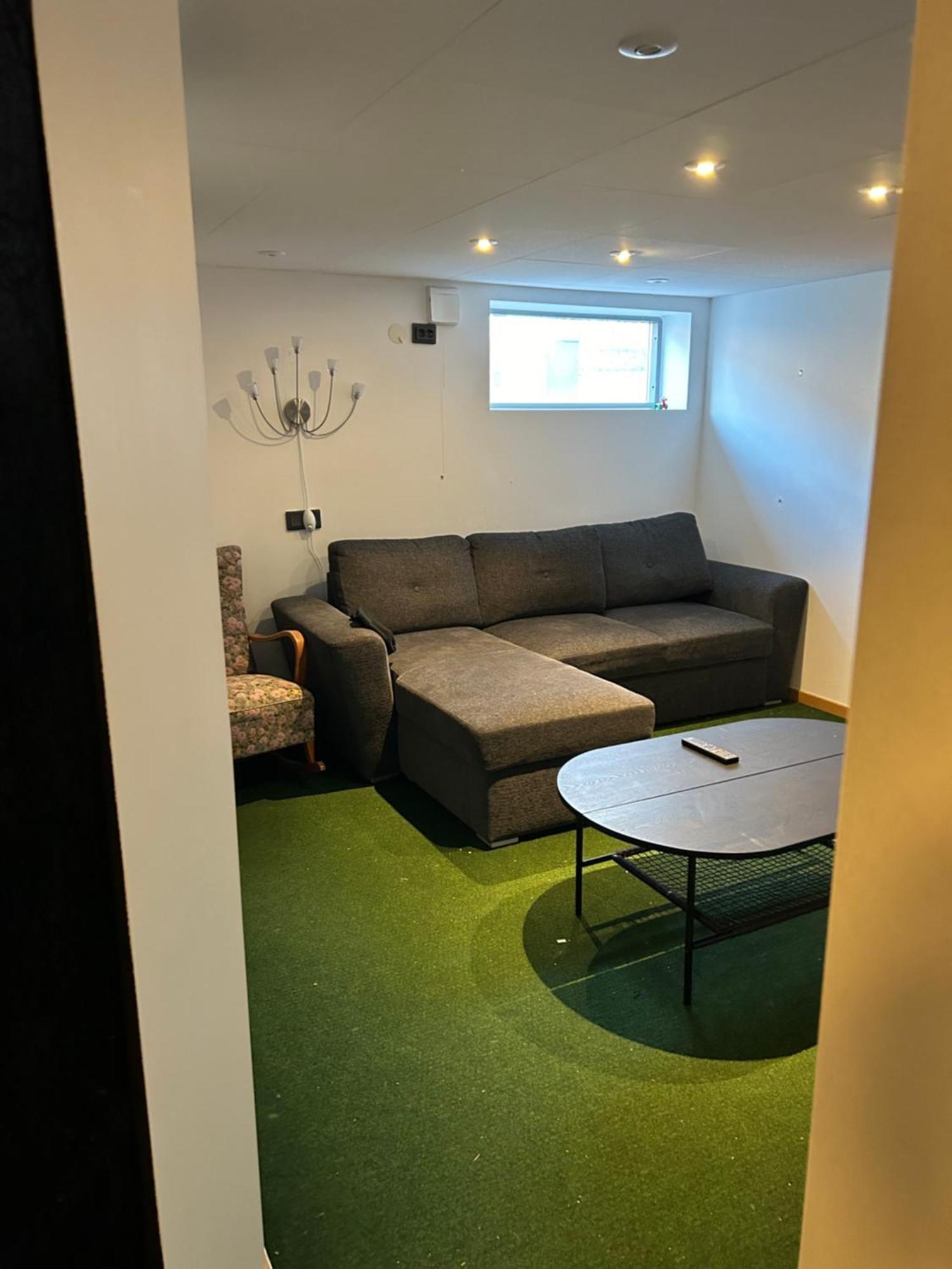 Kaellarlaegenhet Floragatan Apartment Халмщад Екстериор снимка