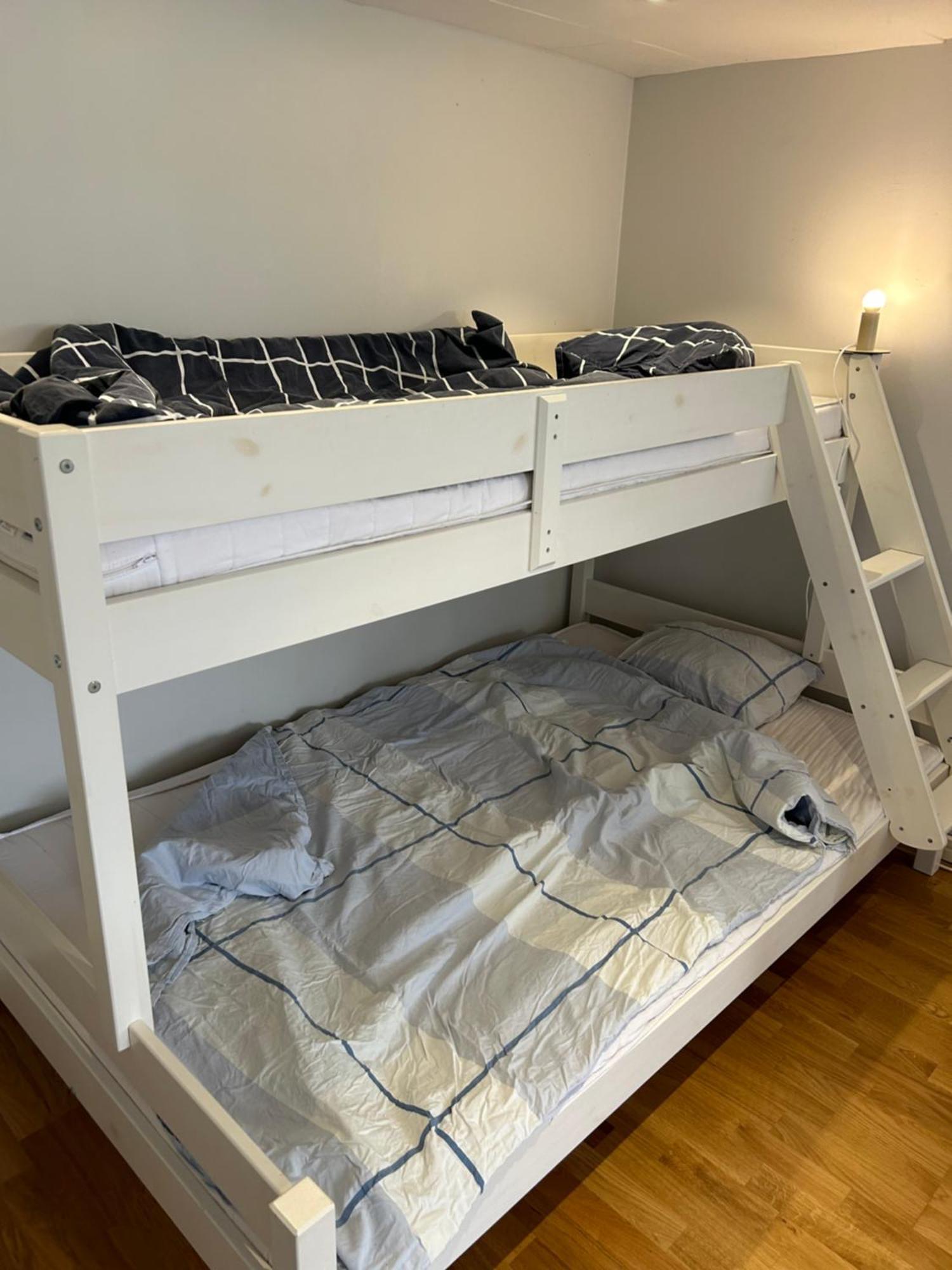 Kaellarlaegenhet Floragatan Apartment Халмщад Екстериор снимка