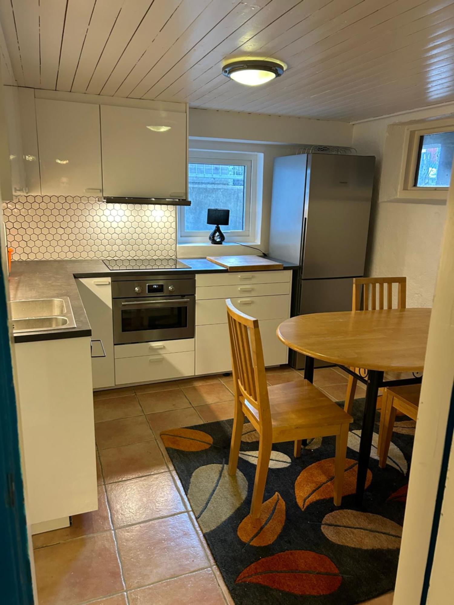Kaellarlaegenhet Floragatan Apartment Халмщад Екстериор снимка